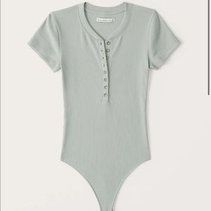 NWOT Short Sleeve Henley Bodysuit in Mint Green